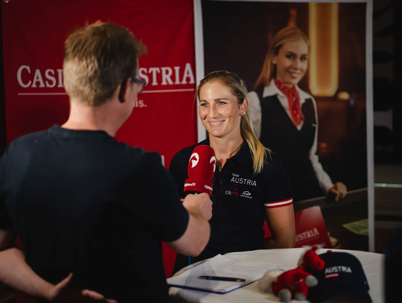 Identity Edition für den Österreichischen Pferdesportverband (Foto: © OEPS/Andreas Schaad) Identity Edition für den Österreichischen Pferdesportverband (Foto: © OEPS/Andreas Schaad)